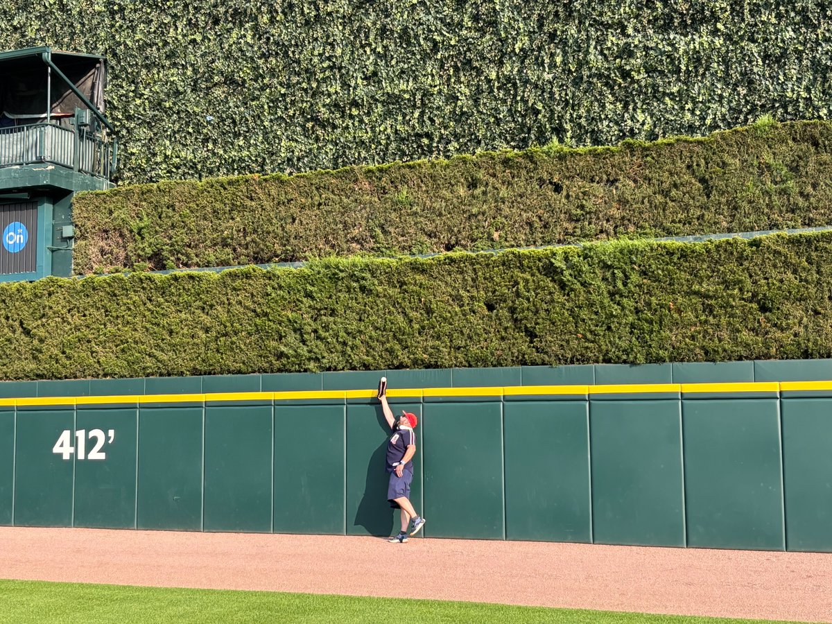 FuncleJay's tweet image. Forgotten @tigers 1999 51st Round Draftee (pick #1475) has come to terms with the team on a contract (that was lost in the mail for years apparently). He's already looking pretty comfortable in center!
#RepDetroit