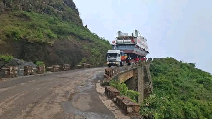 Amanuel2128's tweet photo. @Amanuel2128 

● ጣና ነሽ ፪ በመንገዷ የወንድማማችነትና የእህትማማችነት መንፈስን በኢትዮጵያ ሰማይ ላይ እየናኘች ነው፡፡ https://t.co/1yD6jdnVvS