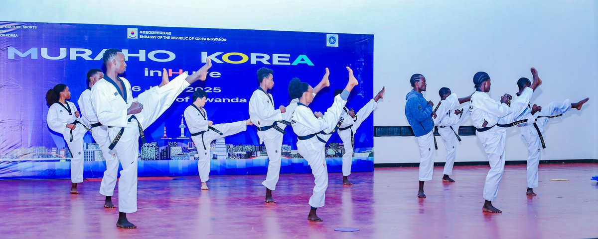 HuyeDistrict's tweet image. Muri @UR_Huye habereye igikorwa cyateguwe mu bufatanye na @korea_rwanda, kigamije gushimangira ubufatanye hagati ya #Korea n’u #Rwanda.
Byagaragajwe binyuze mu bihangano bigaragaza umuco,imbyino n’ubugeni.
Iki gikorwa cyitabiriwe n’Umuyobozi w’Akarere na Ambasade ya Korea mu 🇷🇼.