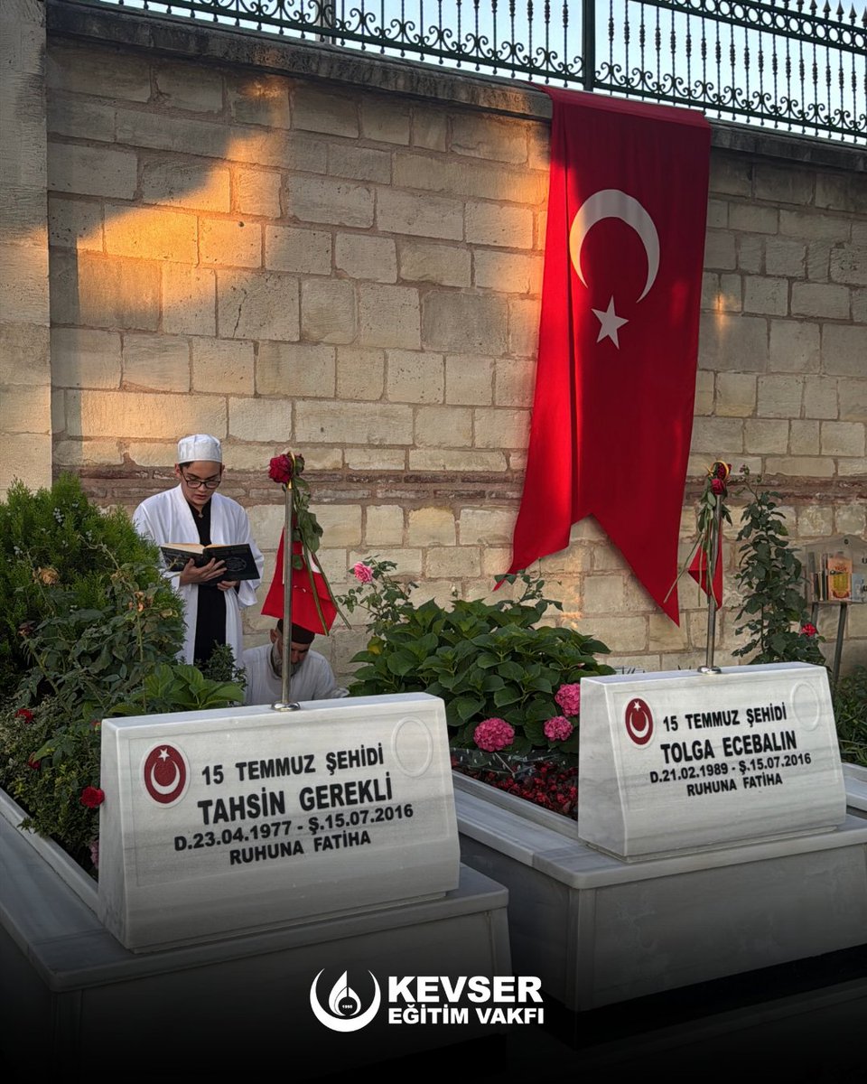 KevserEgitim's tweet image. 15 Temmuz şehitlerimizden Tahsin Gerekli, Tevfik Akkan ve tüm şehit olan kardeşlerimizin aziz hatırasına ithafen, çorba ve çay ikramında bulunduk.
Ruhları şad, mekânları cennet olsun.
#15Temmuz
#15TEMMUZDESTANI
#ZaferinAdıTürkiye
