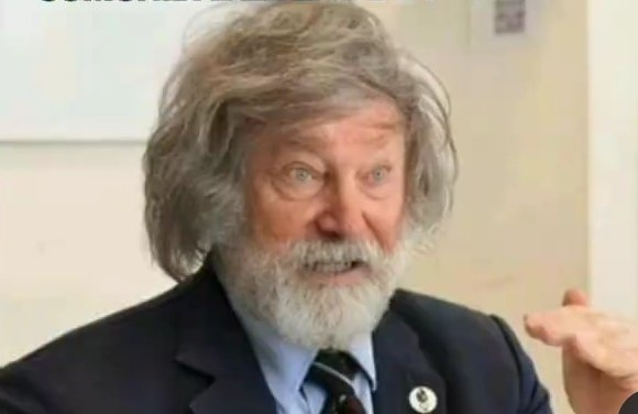 Año 2039. Comienza el QUINTO mandato presidencial consecutivo de Javier Milei a PEDIDO DE LA GENTE.  Una decada y media sin inflación, no existe el peso en Argentina, todo el mundo paga con BTC. Mejor país en educación, seguridad y justicia. La pobreza ya es una historia pasada.