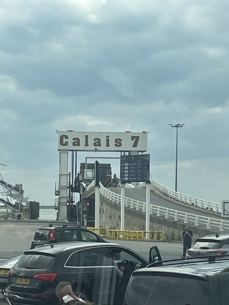 Mme Bowen tweet media