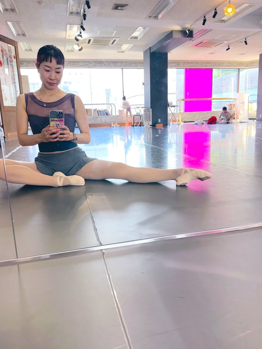 _milifleur's tweet photo. 2年くらい��グインできなかったX
なぜか、今、ログインできる😅
踊れる時間��、もうあまり無いから、
写真載せてみよ。
#dellalomilano https://t.co/hkMrfHg5JI