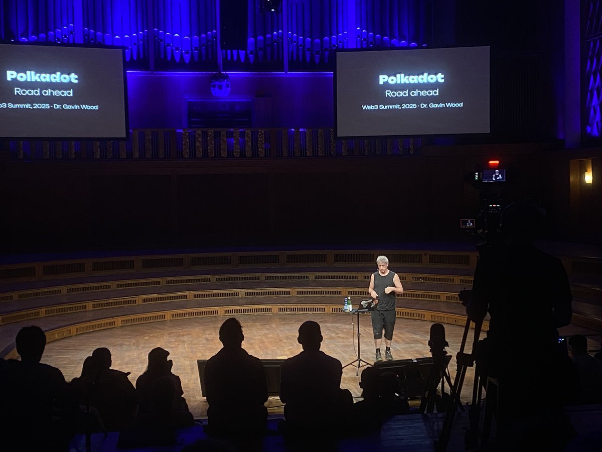 aesedepece's tweet image. Mr. @gavofyork in da house!
#web3summit
