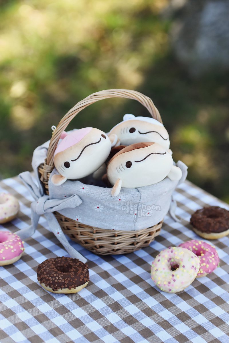 floofyfluff's tweet image. Sweet little whale shark charms! 🍩🦈
