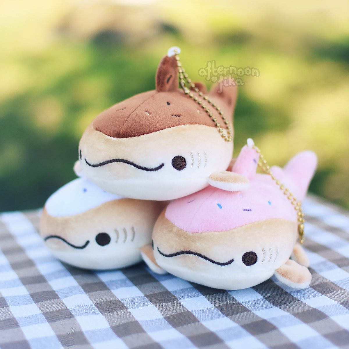 floofyfluff's tweet image. Sweet little whale shark charms! 🍩🦈