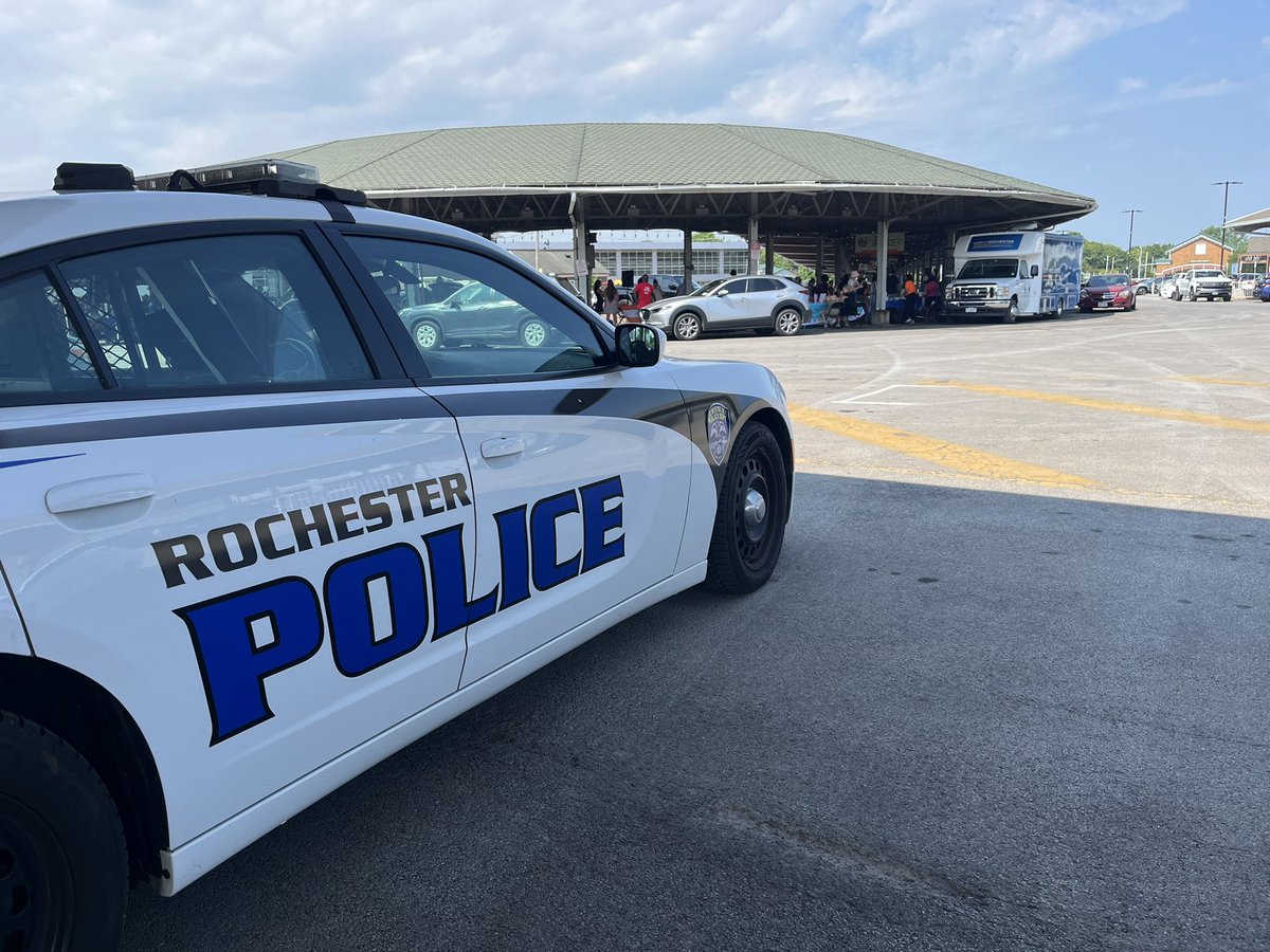 RochesterNYPD's tweet image. Come join us for Roc the Block at the Public Market. We have recruiters on hand to answer any questions about becoming the next Rochester Police Officer. We will be here until 2 pm. Visit jointherpd.com for more information.