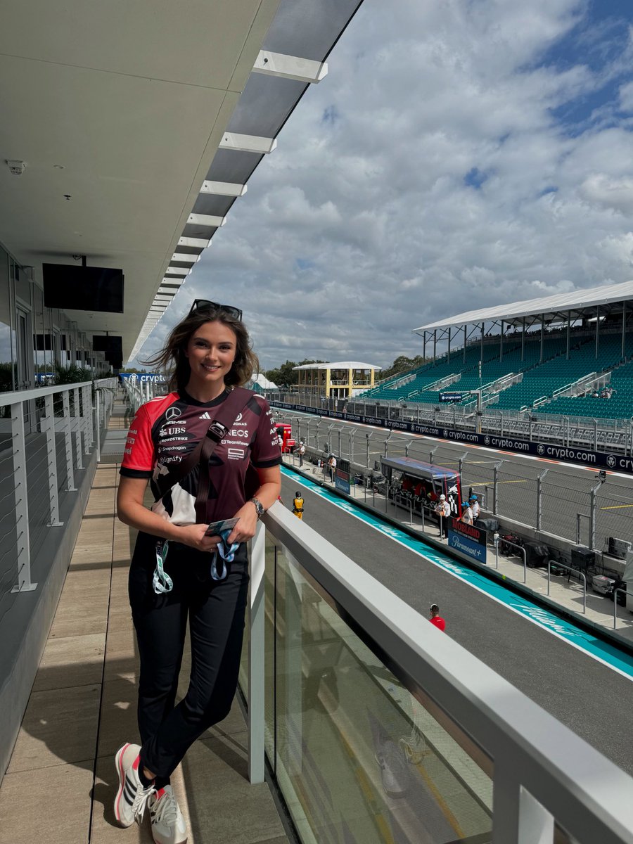 Hard to believe it’s been a whole decade since I graduated from the <a href="/uniofleicester/">University of Leicester</a> - from a fresh faced Modern Foreign Languages grad in 2015 to my 7th season working in Formula 1, the fondest of memories 🎓🏎️