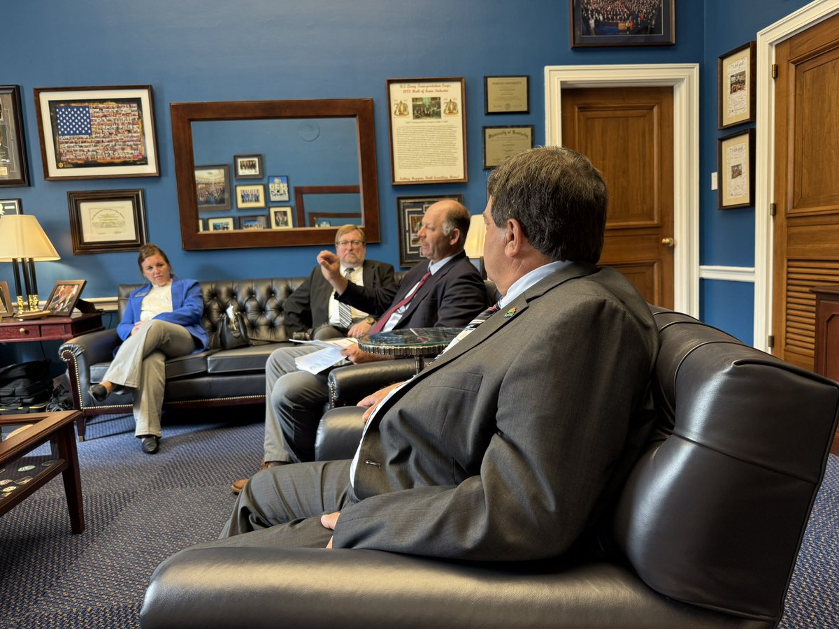 BRNAgNews_Erin's tweet image. .@brownfield is #OnTheGround with #Indiana farmers in Washington D.C. for @NationalCorn and @ASA_Soybeans policy meetings. Follow brownfieldagnews.com for full coverage from the week. #agnews