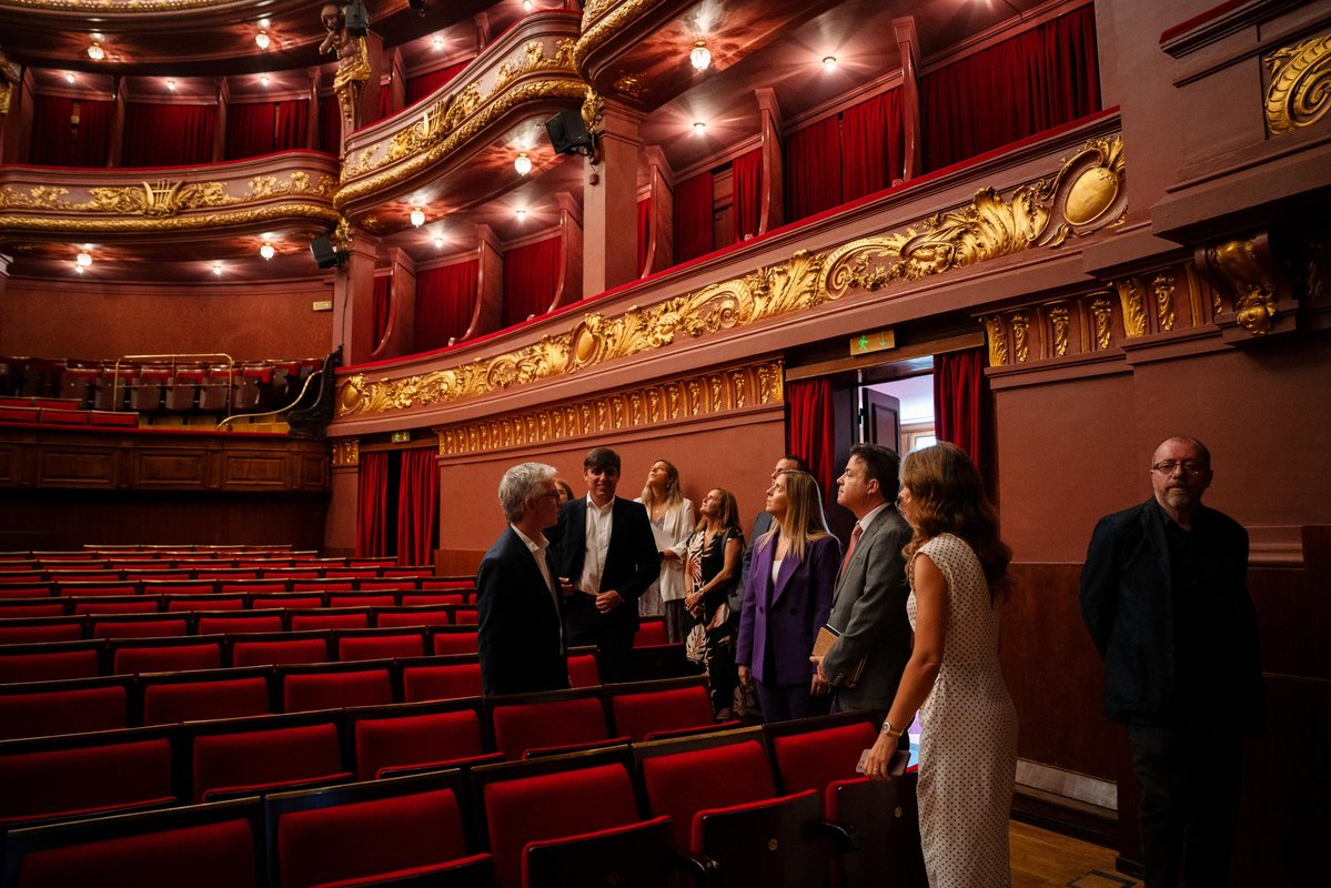 margaridalopes's tweet image. 🎭 Reunimos com o @TNDMII, @TNSJ, e OPART.
Ouvimos as equipas e reforçámos o compromisso com uma política cultural que valorize a criação e o acesso.
Acreditamos que é com diálogo, respeito e objetivos comuns que se constrói uma cultura + forte, inclusiva e mais próxima de todos.