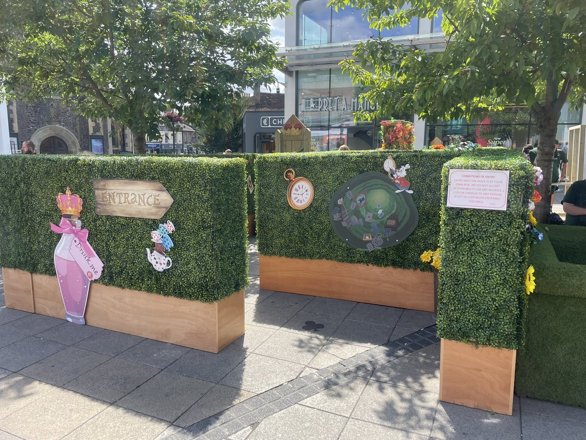 LoveUxbridge's tweet photo. Our Uxbridge in Wonderland maze and selfie seat are in! And we cannot wait until Saturday 19th &amp; Sunday 20th July - YES - this weekend for our Uxbridge in Wonderland event! 

#uxbridgeinwonderland #uxbridge #loveuxbridge https://t.co/Bx4V5ioMv8