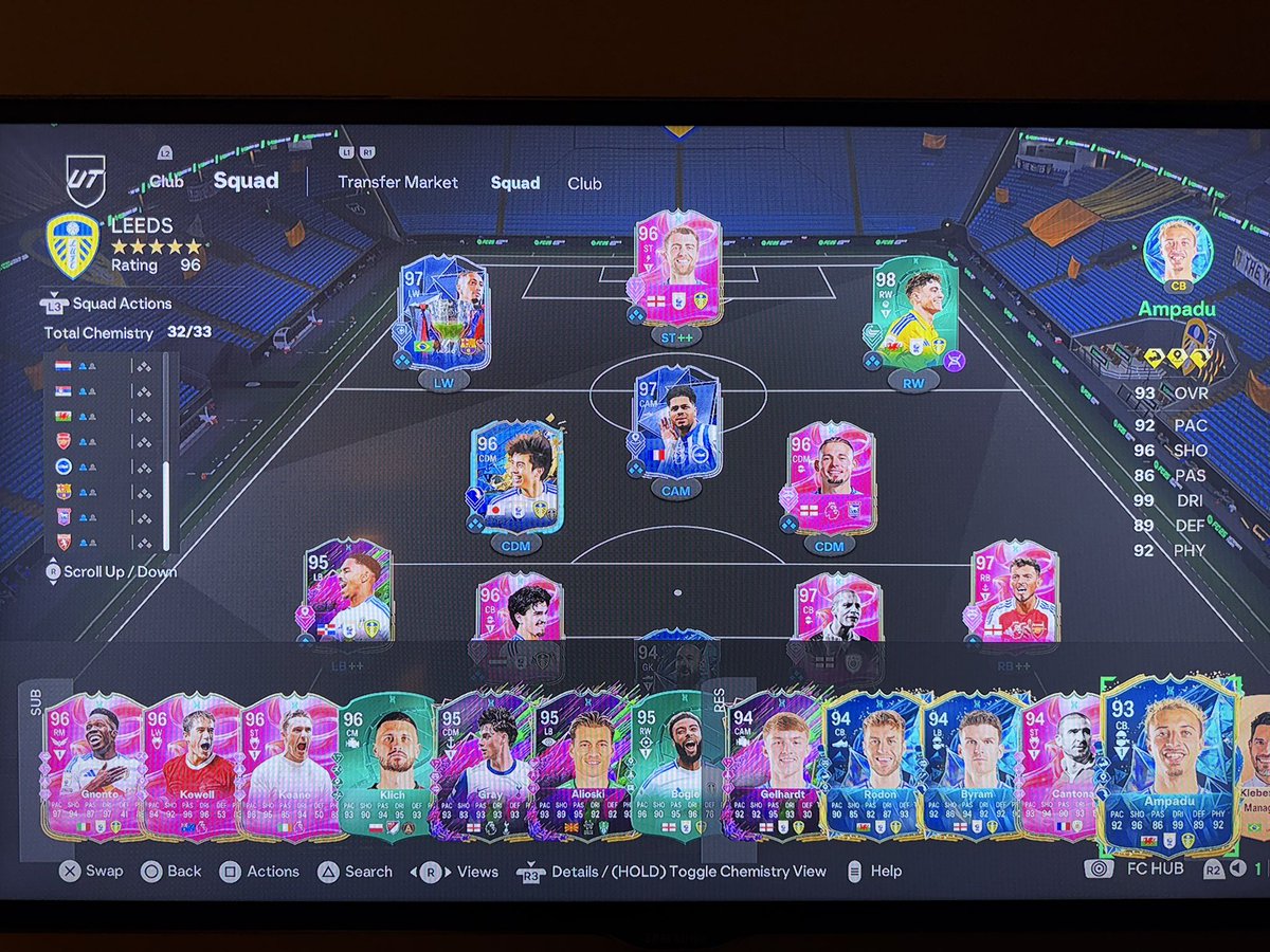 CohanV2's tweet image. The Leeds United past and present on FC25 is looking so so good. 1h more to go on James completed, 2000xp more to go to get Rutter &amp;amp; contemplating buying Raphinha as I can’t seem to pack him🫠 mind the two snakes though. 🐍