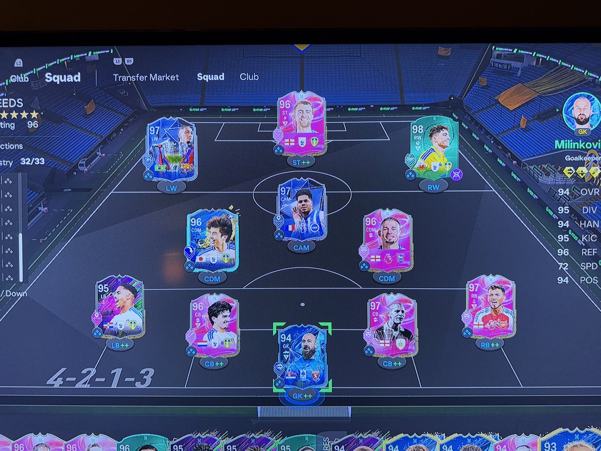 CohanV2's tweet image. The Leeds United past and present on FC25 is looking so so good. 1h more to go on James completed, 2000xp more to go to get Rutter &amp;amp; contemplating buying Raphinha as I can’t seem to pack him🫠 mind the two snakes though. 🐍