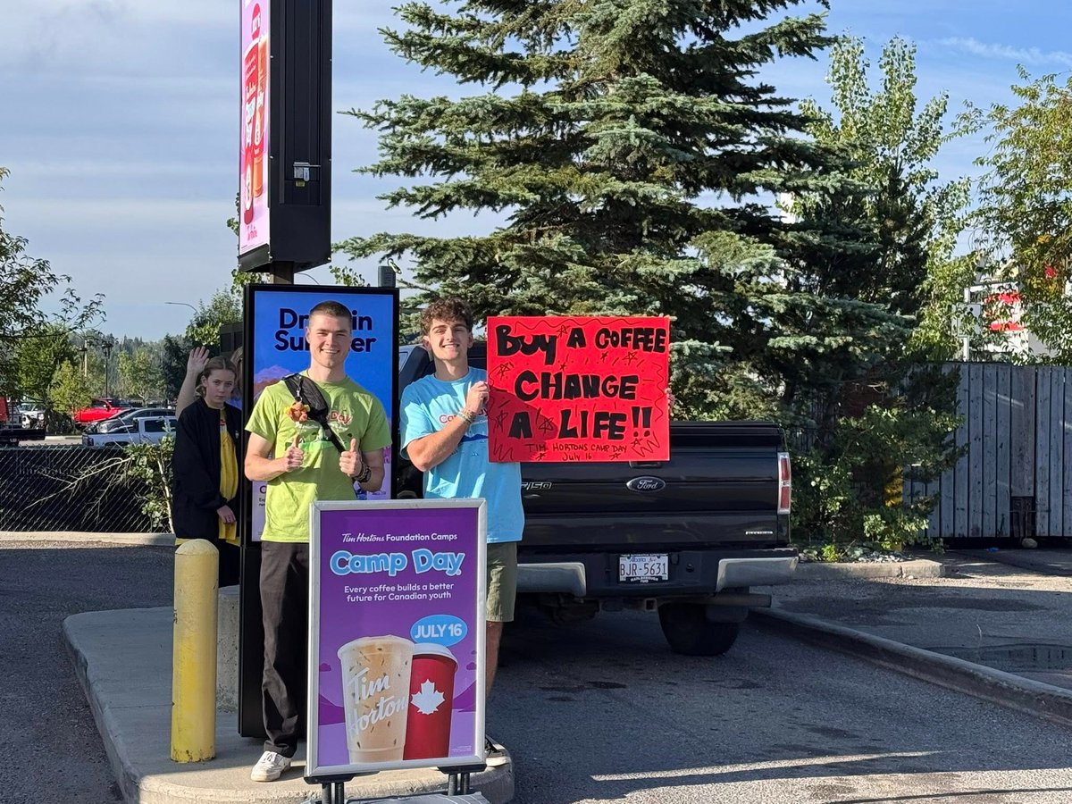 cochranenow's tweet image. It’s Camp Day at @TimHortons
Every coffee sold today supports Tim Hortons Foundation Camps, with 100% of proceeds going directly to the cause. Also treat yourself to a $2 Camp Day donut, $2 badge or a $3 bracelet #CampDay #cochrane #timhortons #campday2025 #coffee #donut