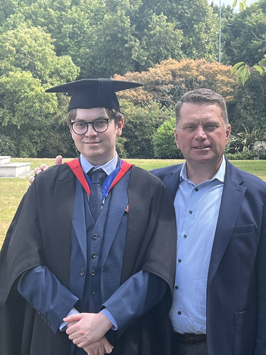 Bluebells048's tweet image. It’s official, the boy has graduated … they can’t take it back now 😂 #MasterOfLaws #cardiffgrad