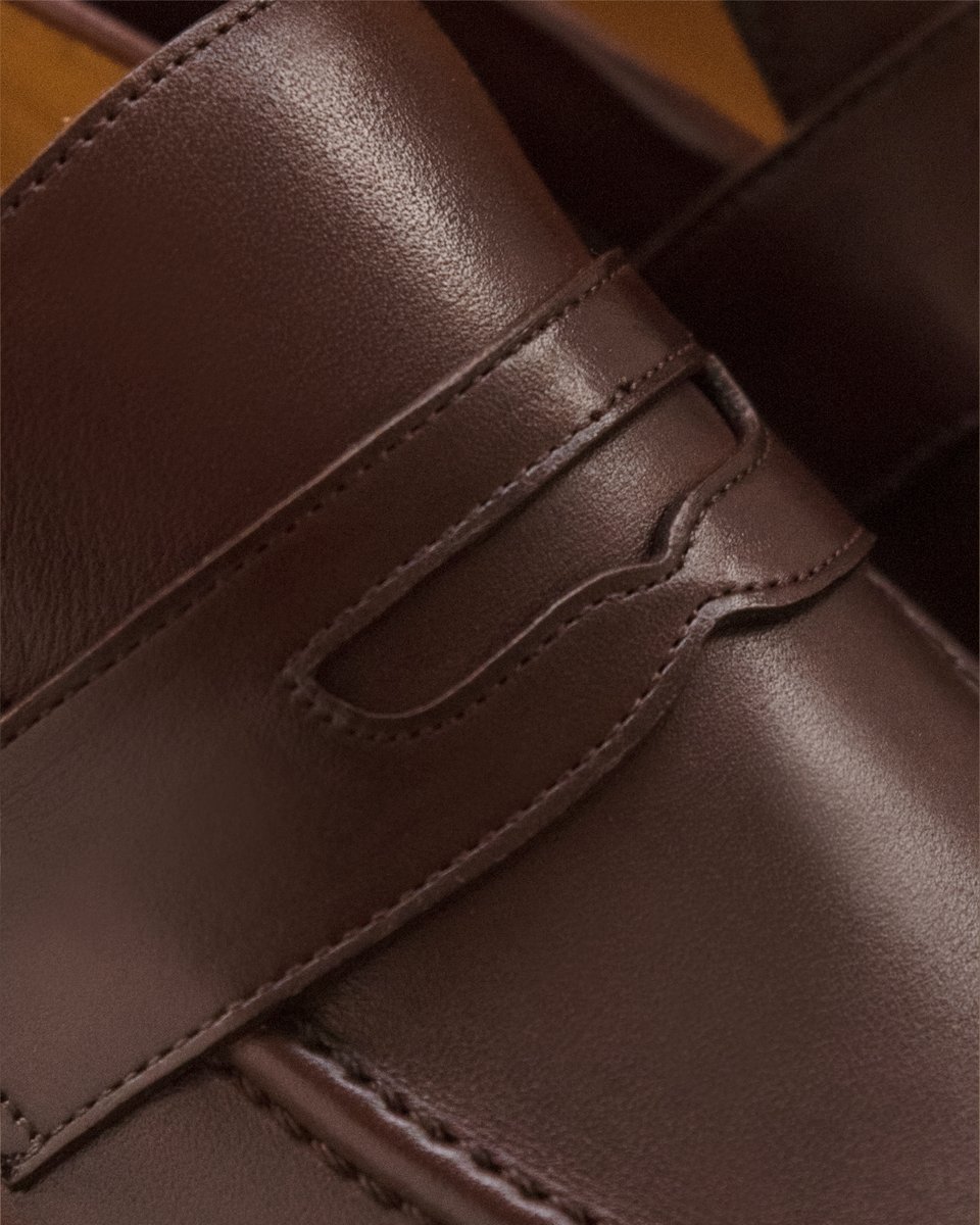 From the quality of the leather, to the stitching, ornamentation and the finishing touches, the details are what make different types of men’s shoes come alive and shine. 

beckettsimonon.com/collections/sh…