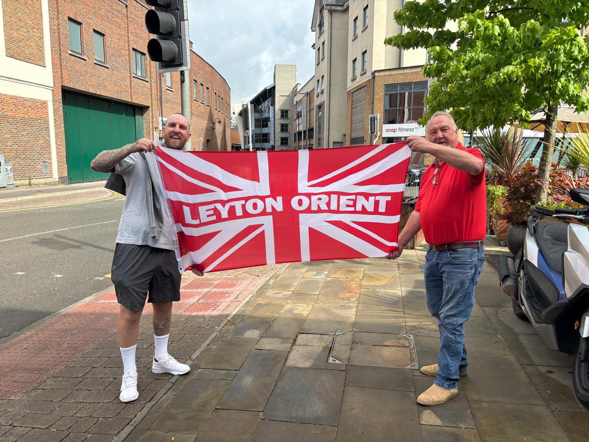 joe99231660's tweet image. I know a lot of people interacted with my post regarding my dad and cancer , so just thought I’d update , after months and months of chemo and other treatments , today he got the all clear 👏🏻👏🏻👏🏻maybe just maybe he will get to see the Os in the championship @leytonorientfc  #lofc