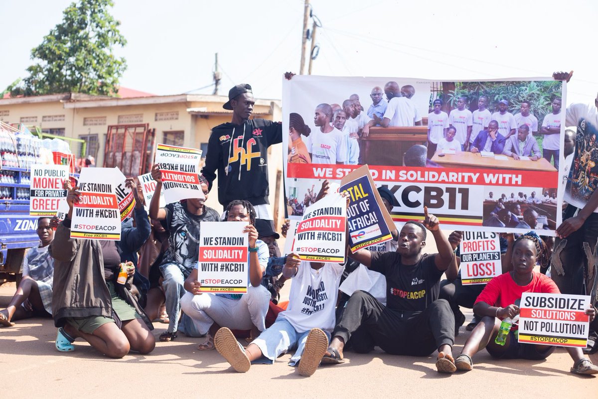 wasswaBrian23's tweet image. Today activists took to streets to demand for the release of the #KCB11. These activist have been on remand since 25th of April, 2025. I join the public to demand for the release of these comrades.
#StopEACOP #Stopfossilfuels #FreeKCB11