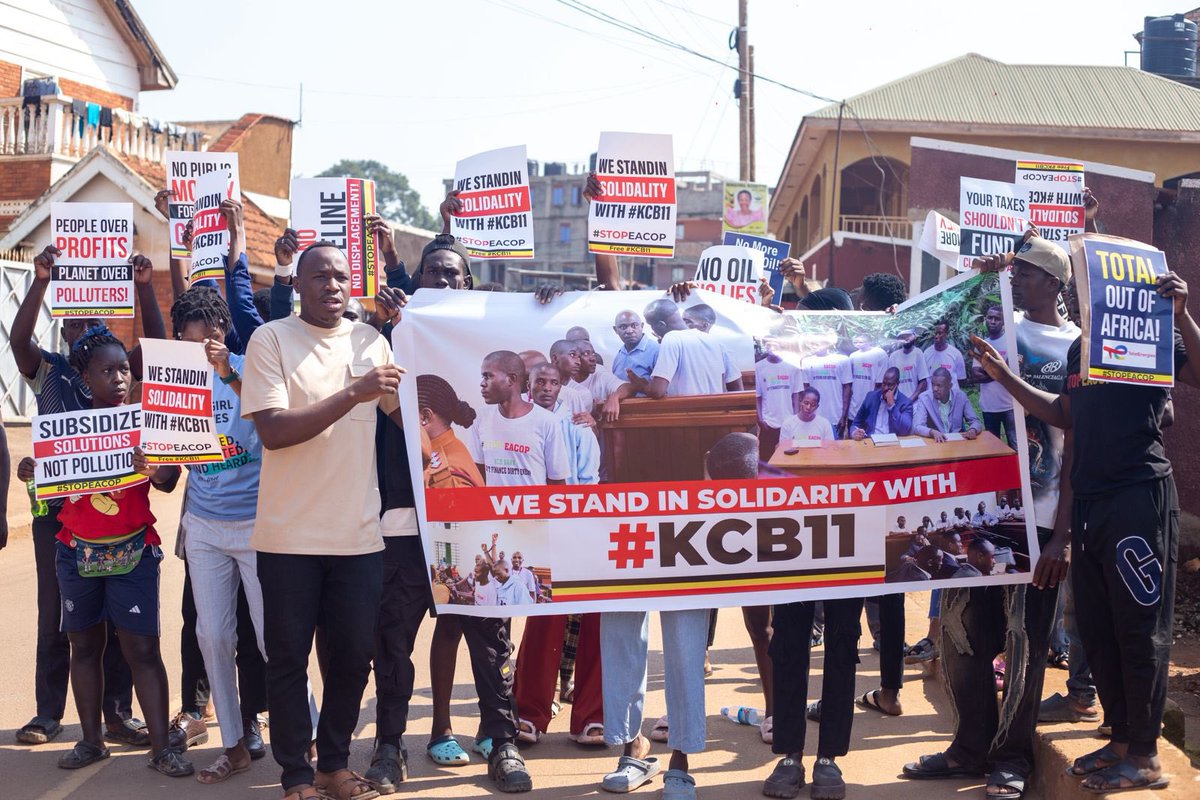 wasswaBrian23's tweet image. Today activists took to streets to demand for the release of the #KCB11. These activist have been on remand since 25th of April, 2025. I join the public to demand for the release of these comrades.
#StopEACOP #Stopfossilfuels #FreeKCB11