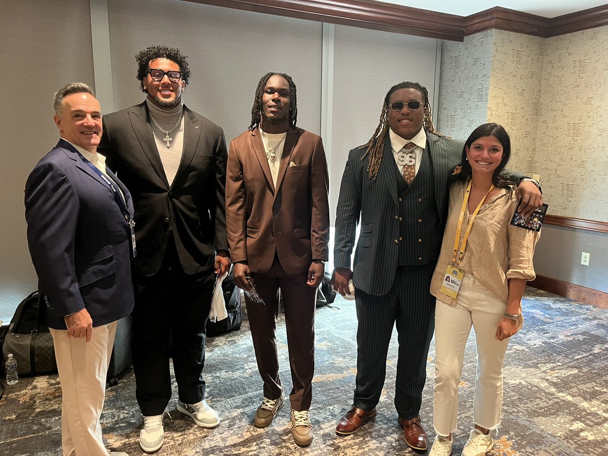 seniorbowl's tweet image. BAMA is in the building! Talking to Coach @KalenDeBoer and players about @DfabeSB August visit to Tuscaloosa! Roll Tide! @AlabamaFTBL