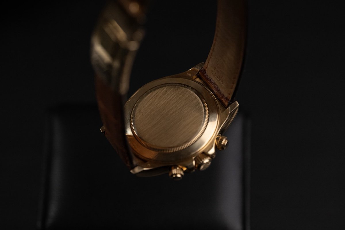 Tahitian Mother of Pearl Gold Daytona

Comps online are 30k+

Zemer’s price: 23,500

Birthday steals for the timeline 📲
