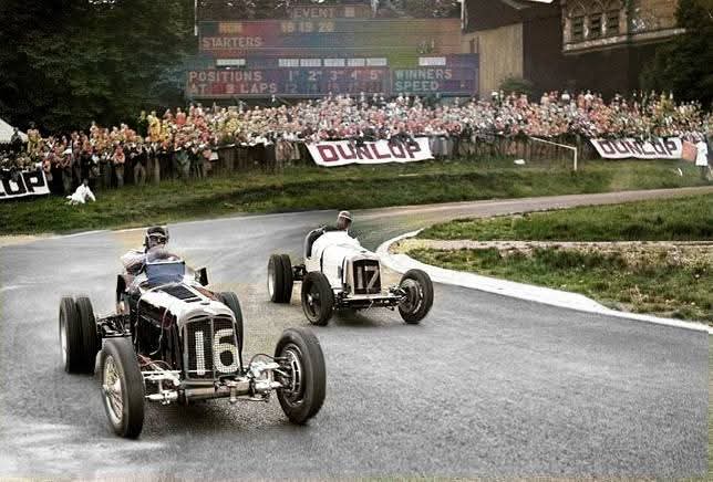 OldEngland1066's tweet image. ERAs of Raymond Mays and Arthur Dobson racing at Crystal Palace, London, 1939