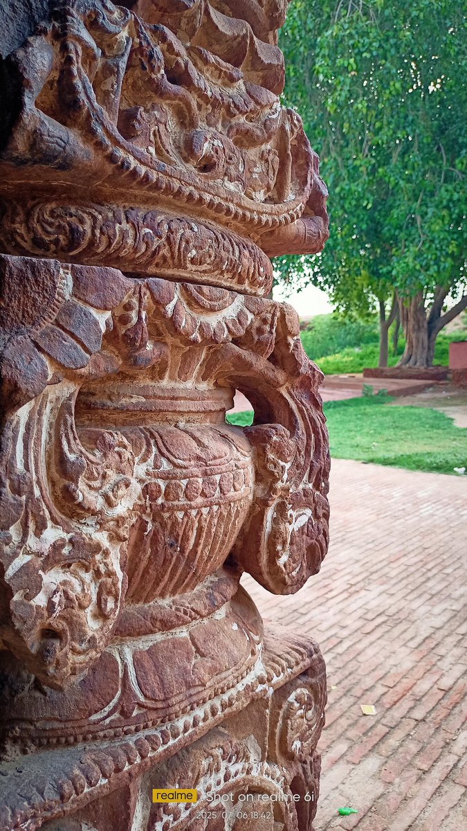 GouravMiglani64's tweet image. History Never looked this HD📱😂
Shot on Realme - Even the ancient bricks are Blushing! 🔥 #HistoricPlace @realmeIndia
Shot on : #Realme6i 
#OurPhoneYourTake #AIPartyPhone
#realme15series5G #realme15Pro5G