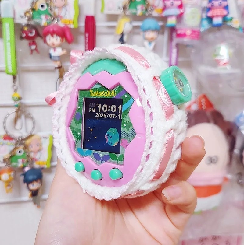 레이스 달았는데 몬가 아쉽길래 리본도 달아줫슨
귀엽슨
다.꾸.완ㅋᩚ
서랍에 짱박혀있던 행성키링도 달아줫슨