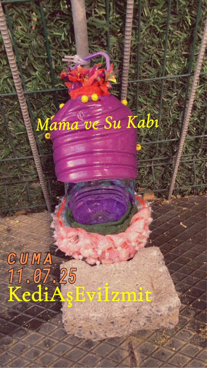 #kocaeli insanların tepkisi , önce şaşkınlık ,sonra yüzde tebessüm ve mutluluk. #mamavesukabı bu güne kadar 50 den fazla yapılmış olup hiç biri bir birine benzemez. 2 saatlık uğraş #geridönüşümekatkı sağlayıp halkımızı bilinçlendirmiş oluyoruz.