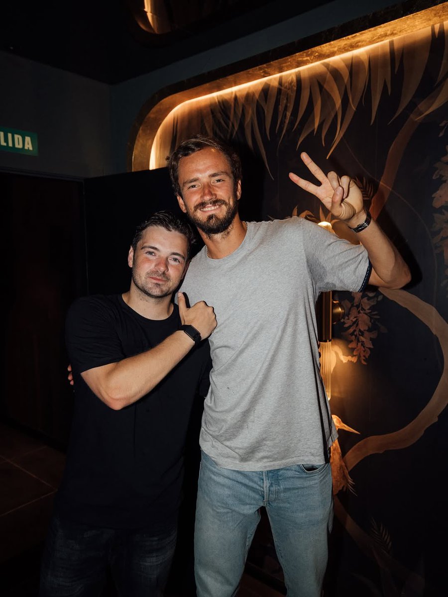 dmedvedevfans's tweet image. Summer vibes in Ibiza with @MartinGarrix πΆ
@DaniilMedwed
