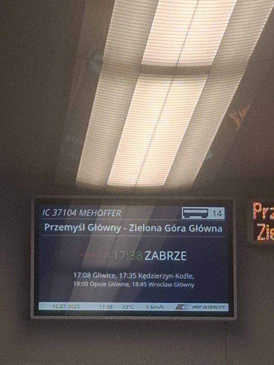 PZusso's tweet image. Gurnik zabze guwno w wiadrze✌️✌️✌️