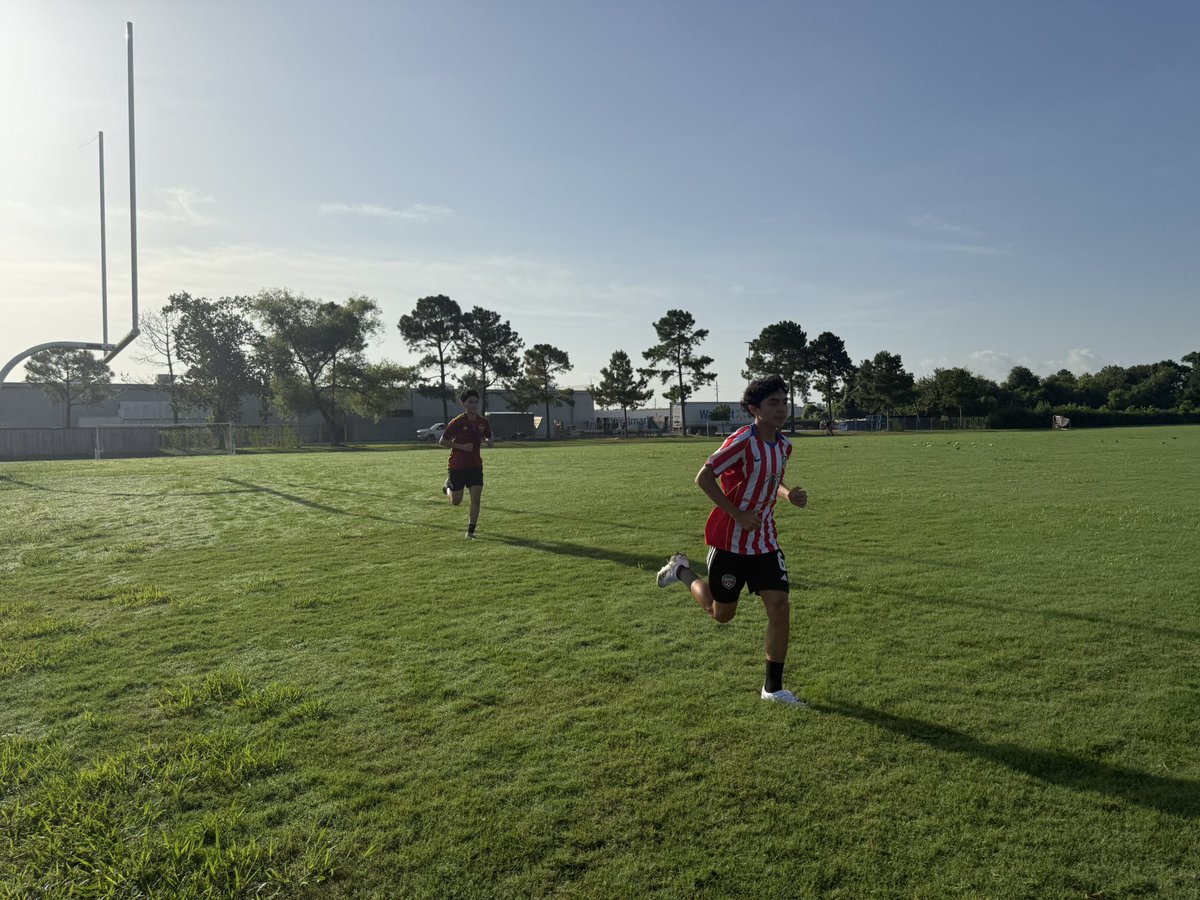 CrosbyISD's tweet image. 🌅 The road to victory begins before the sun rises. This is where champions are shaped in the stillness of summer mornings.
#CommittedToStudents @CrosbyHigh @CoachJoeWillis ⚽️🏀🏈🏐🎾🥎