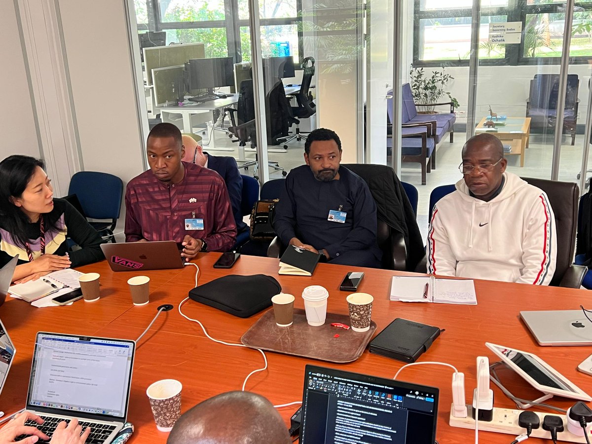 achpr_cadhp's tweet photo. On the side-lines of the Expert Consultation on Human Rights and the Environment, Chairperson of WGEI, Hon. Commissioner Solomon Ayele Dersso convened a brainstorming session at UNEP Nairobi with experts on taking forward ACHPR Resolution 633 on 14 July 2025. https://t.co/S4MvWYwd50