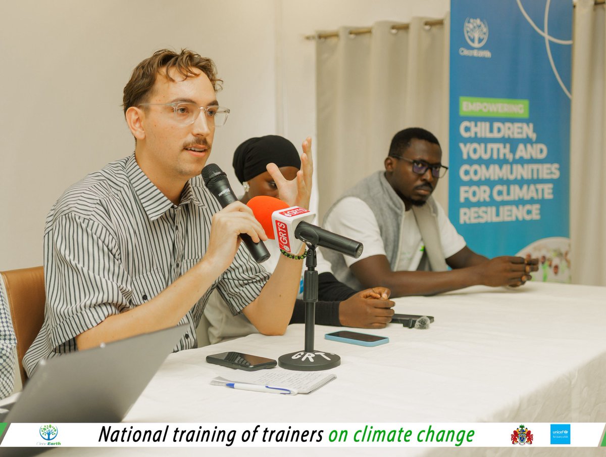 EarthGambia's tweet photo. Participants will explore climate science, adaptation, waste management &amp; inclusive action.

Thanks to @UNICEFGambia for supporting the vision and GoTG for providing expert trainers. Together, we are growing a network of climate champions across the country! https://t.co/v9RdPgReM1