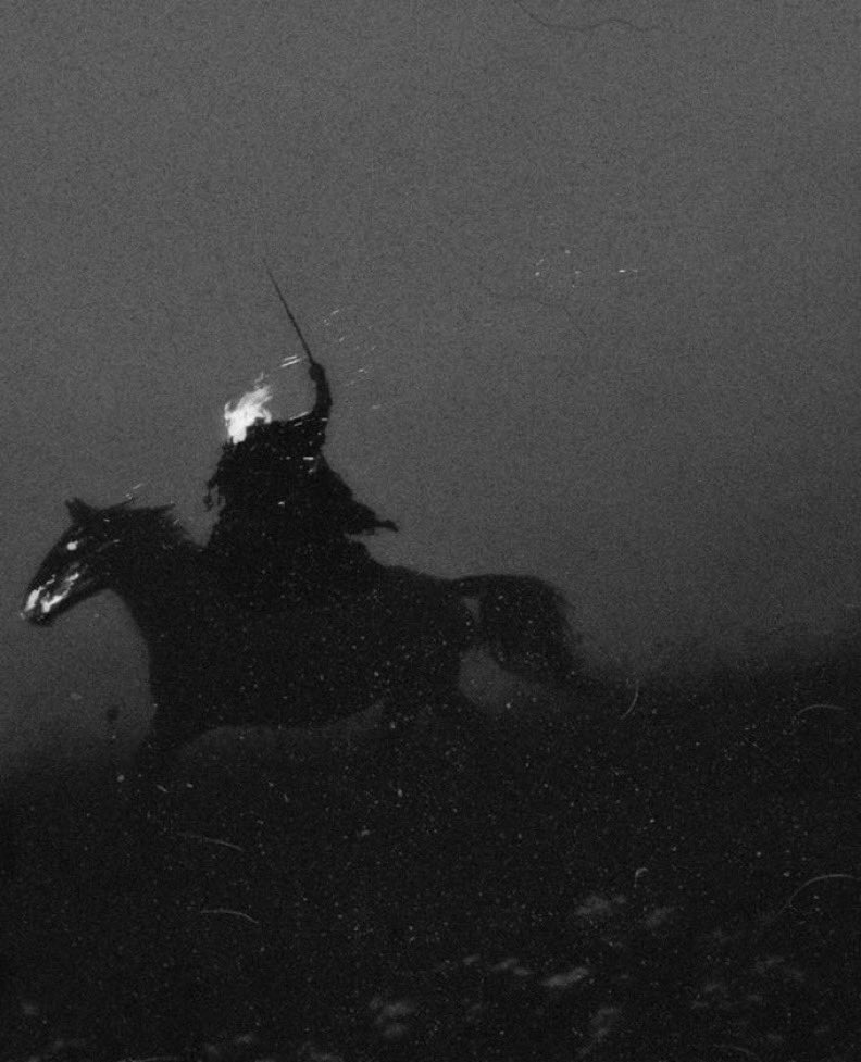 "Korkun neredeyse, görevin oradadır."

— Carl Gustav Jung