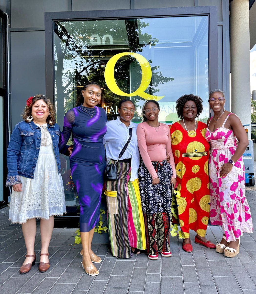 Had the pleasure of sharing lunch and a meaningful conversation with the authors of Living Loving Thriving—a powerful book on resilience, hope, and starting anew.

Authors: Damilola Kuku with Juliet Dhanraj, Oluwatosin Jolaoluwa, Pearl Maurice-Uwanaka, Rosemarie Davis, Sharon