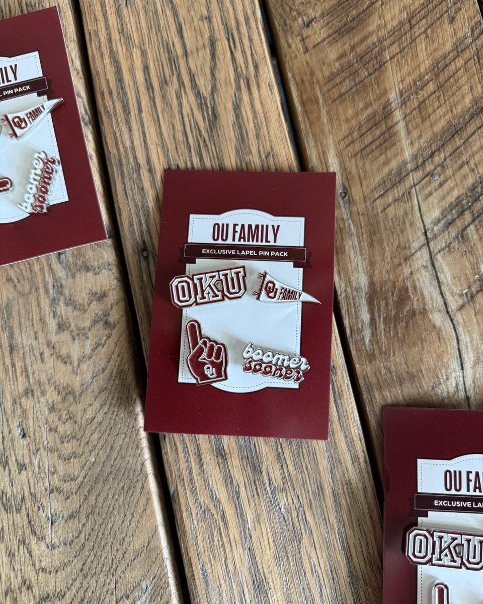 GCKnoxville's tweet image. Show your pride in style! Branded school spirit enamel pins are the perfect way to celebrate teams, clubs, and milestones.

#schoolspirit #enamelpins #custompins #graphiccreations #studentlife #showyourpride #spiritwear