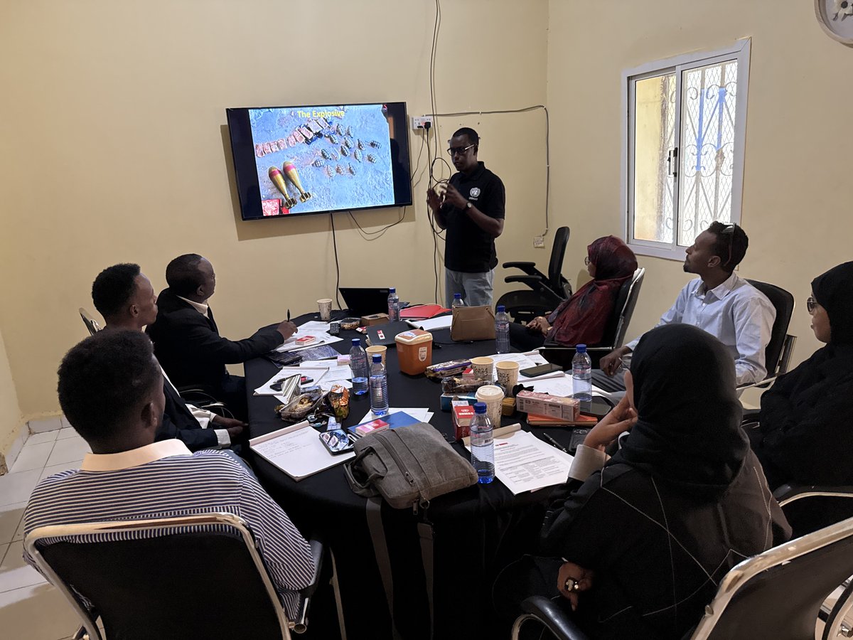 UNMAS's tweet image. On 17-19 June, @UNMAS #Somalia successfully delivered a two-day #IED Risk Education training in Garowe, Puntland, to enhance participants’ awareness of #ExplosiveThreats, particularly in communities recently affected by conflict in the #Bari region. #MineAwareness #MineAction