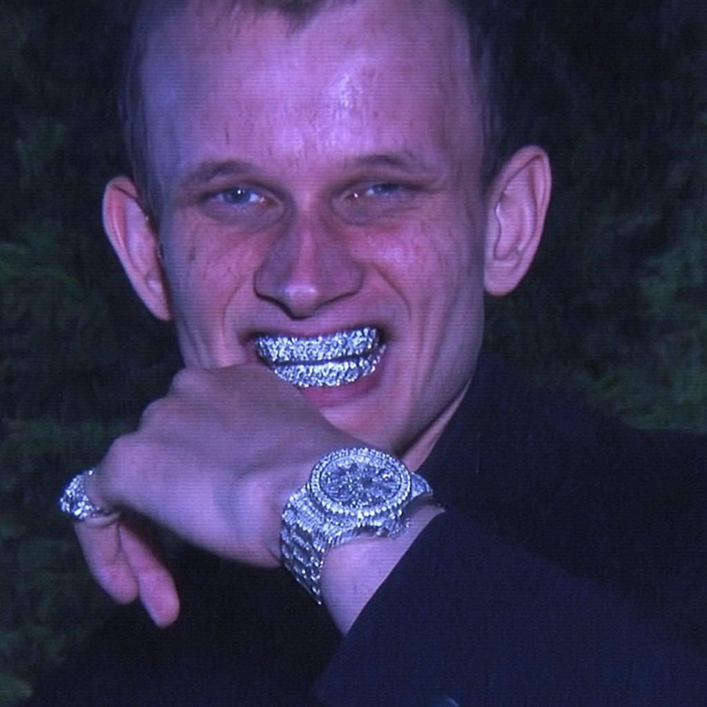 CaptainQANjr's tweet image. CT: Vitalik is not good for $ETH
Also CT: All hail our Lord and Saviour Diamond TeETH Buterin
