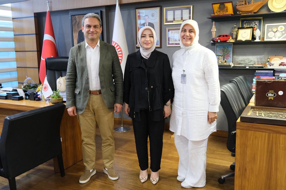 📍TBMM

Sakarya’mızdan Özel Beyhekim Hastanesi Sahibi Dr. Mehmet Medar Kırdar ve İdari Direktör
Müzeyyen Kaya’yı misafir ettik.

Nazik ziyaretlerinden dolayı kendilerine teşekkür ediyor, çalışmalarında kolaylıklar diliyorum.