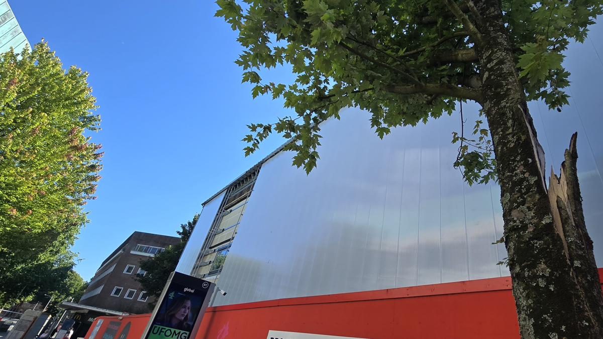 The external panels on your new Y Storfa are up!

When Y Storfa opens, it will be home to a range of council services including a new main library, the relocated West Glamorgan Archive Service, the council's revenues &amp; benefits service, and the council customer service centre 🌳