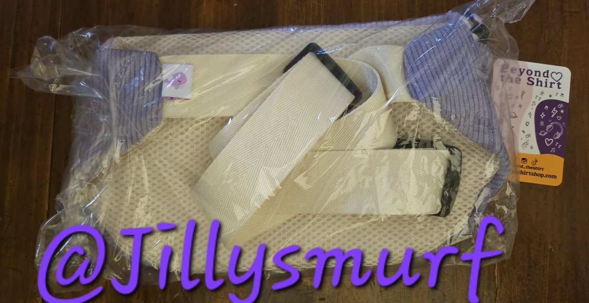 Jillysmurf's tweet image. Mystery Box GA!
This cute bag is 1 the items in the box and the rest is a surprise! 👀
Open to OT7, US residents (box will be HEAVY)
Box will have official items as well as other things 💜
Please read rules below before entering
Comment your bias and your favorite CH2 moment📸