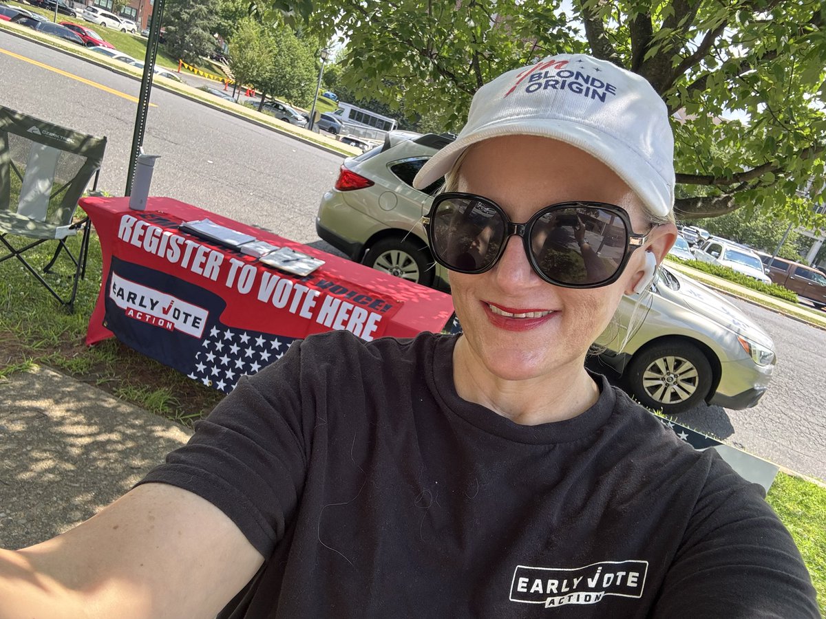 itsheatherleigh's tweet image. Pop up @EarlyVoteAction table at the post office.
📍Bethlehem, PA
✅Register to Vote
✅Apply for a MIB
✅Commit to Vote
@ScottPresler @Eduke15