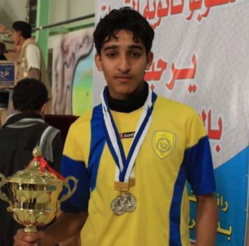 <a href="/AlNassrFC/">نادي النصر السعودي</a> العاشق 💛