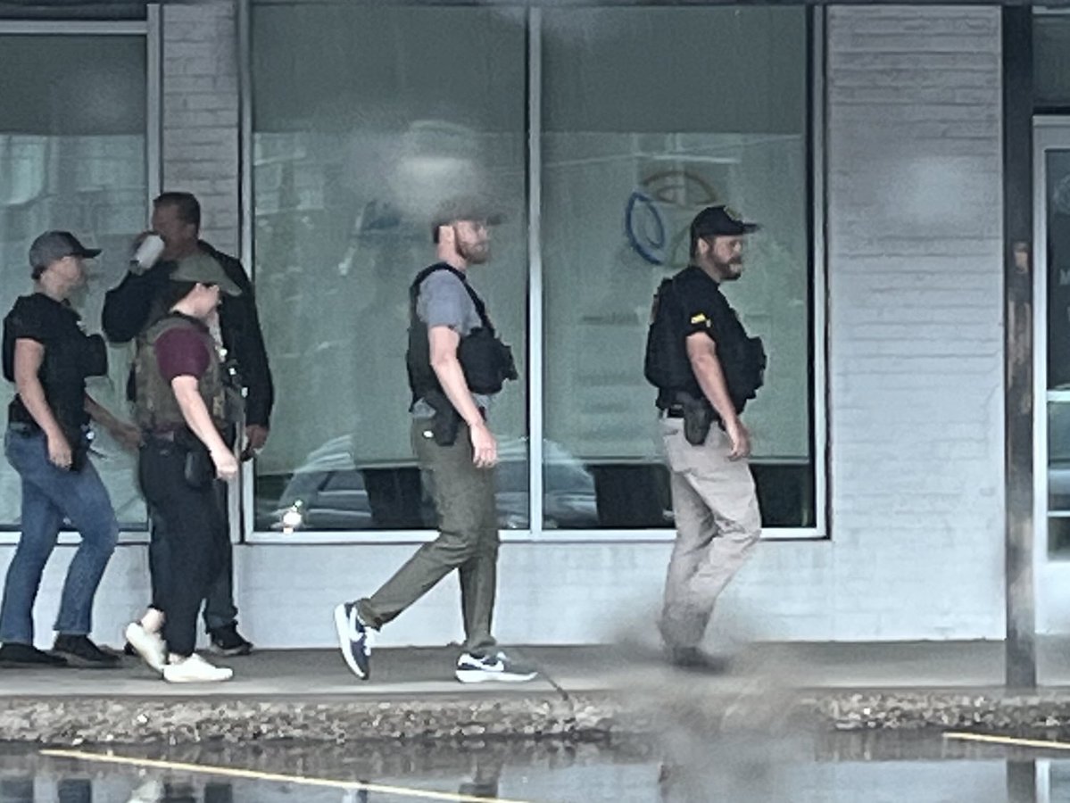 AJInvestigates's tweet image. Federal agents raiding Housing Stabilization companies across the Twin Cities this morning. The companies have been the subject of @kare11 investigations including this report last night: kare11.com/article/news/i…