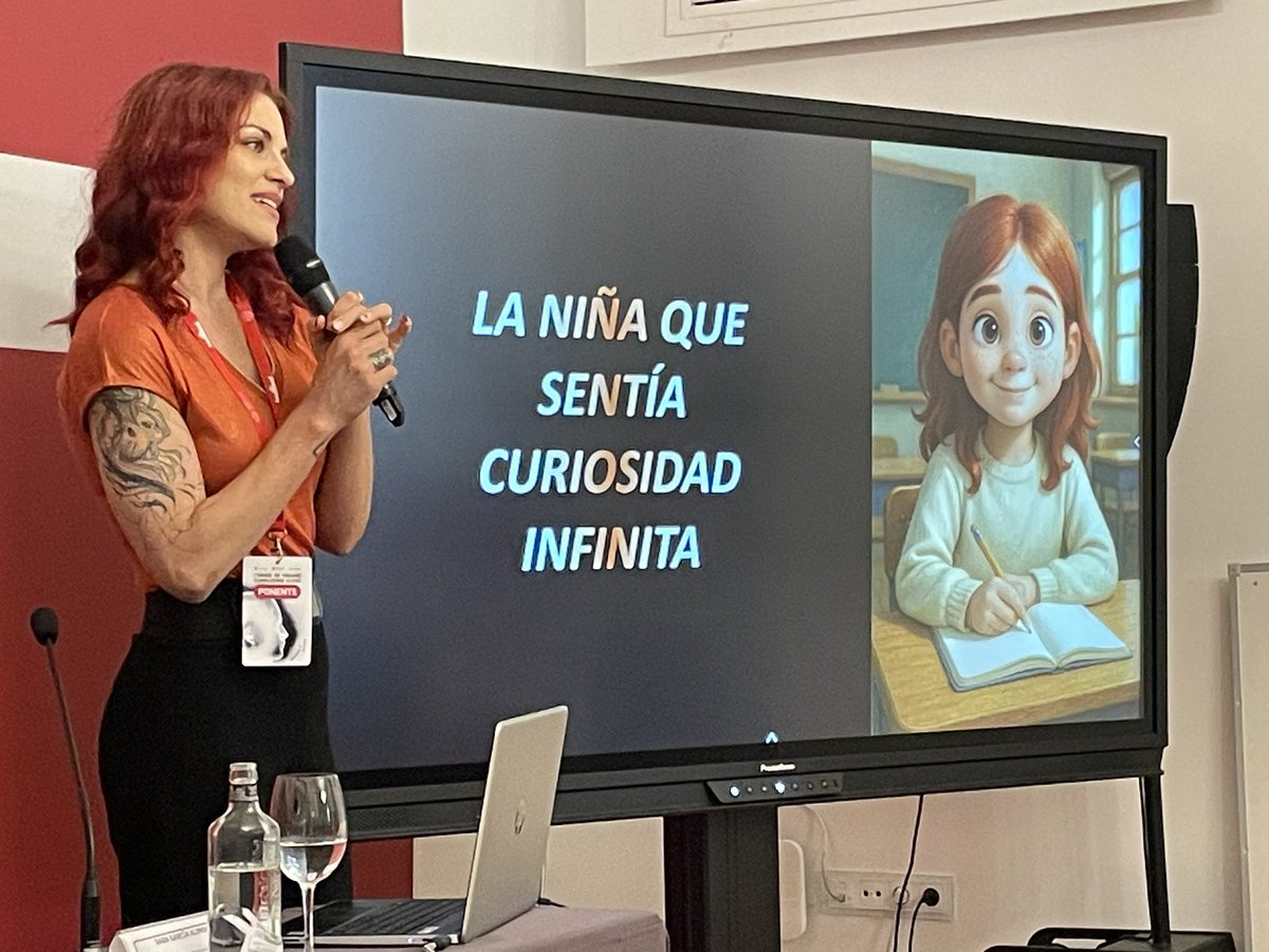 MaraAriasAlvar1's tweet image. Primer día del curso de verano ucm “retos en la divulgación científica”Hablando sobre la perspectiva de género con grandes referentes femeninos como @ClaraGrima, @Astro_SaraG y Rebeca Atencia. Gracias a @FECYT_Ciencia @madrimasd y @COLVEMA por su apoyo institucional. @UdcVet