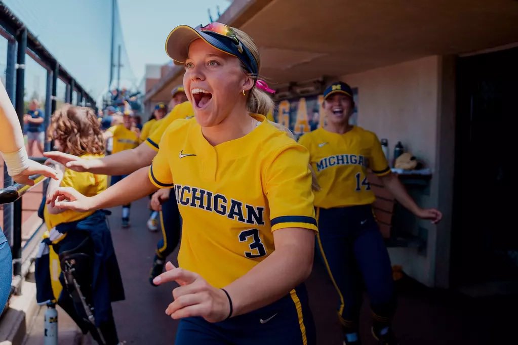 umichsoftball's tweet image. Several softball photos showed up in MGoBlue’s 2024-25 Photos of the Year! 📸
Full Galleries >> myumi.ch/eg1E2