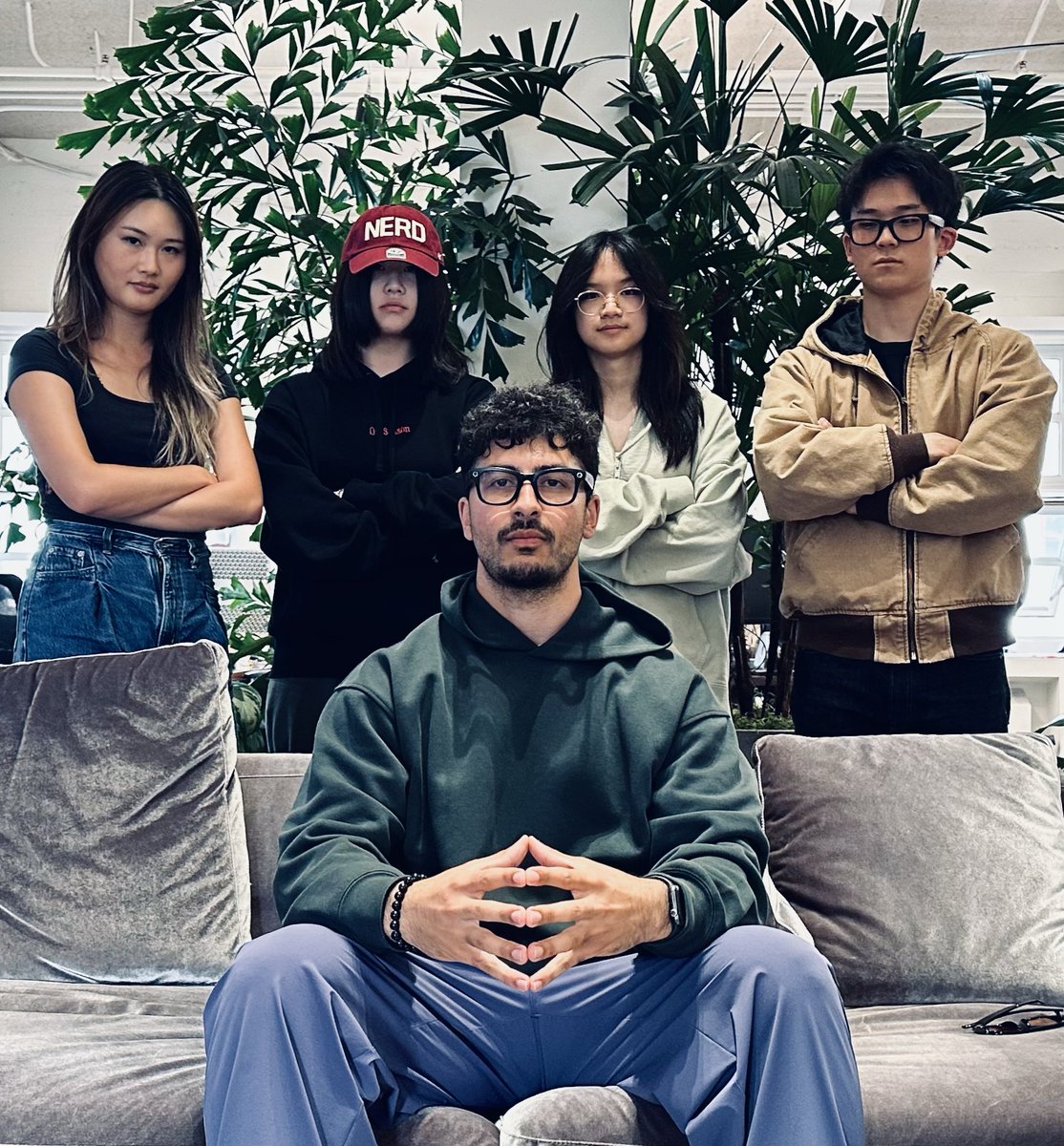 naveedlol's tweet image. 30 days to build a new pair of AI glasses in Shenzhen.
Avengers, assemble.