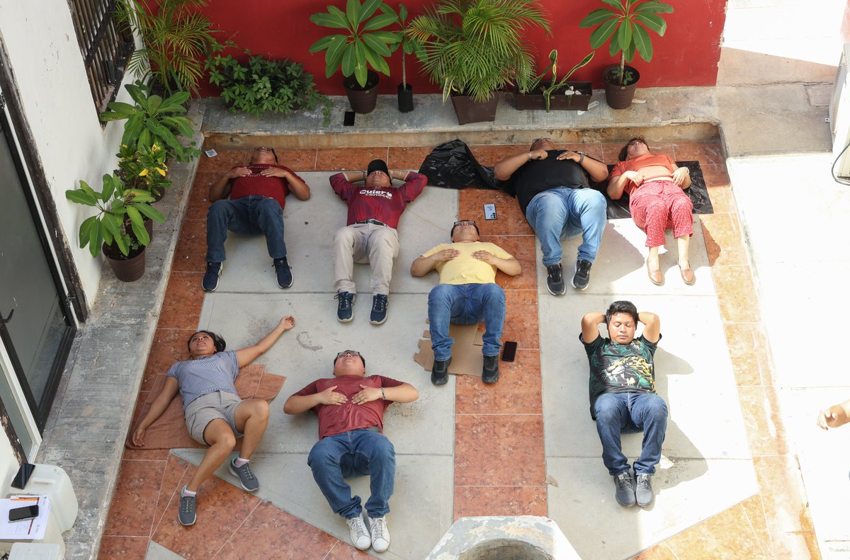 💪🏽 En Bienestar también nos activamos para servir mejor.

Cada lunes y miércoles, destinamos un espacio en nuestra jornada para hacer activación física. 🧘🏽‍♀️
Cuando cuidamos nuestro cuerpo y mente, estamos más listos para acompañar, escuchar y atender a quienes más lo necesitan.