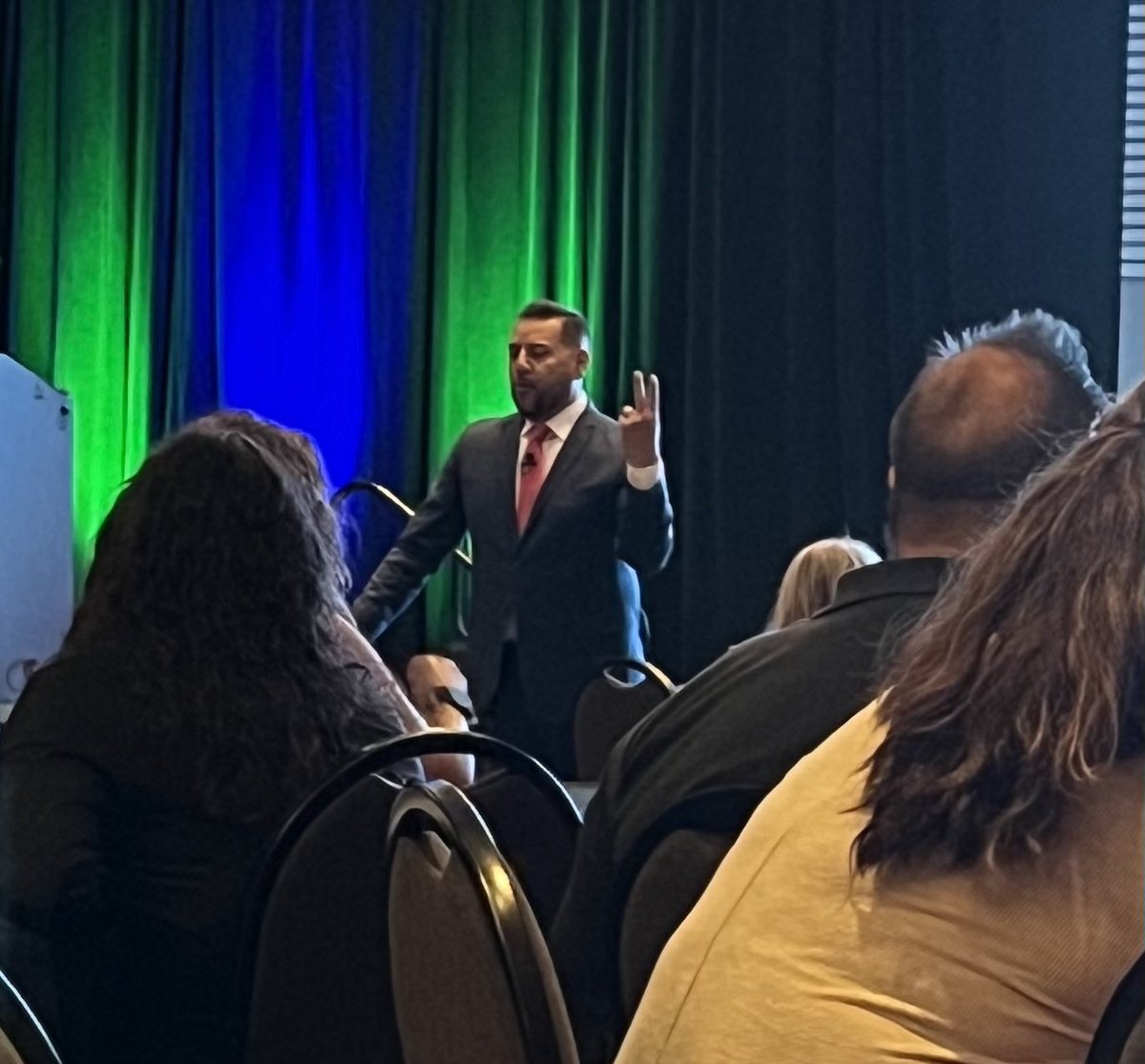 SueKleinmeyer's tweet image. First day of the @SolutionTree Soluciones Institute in Bloomington-Normal with Keynote Speaker and Presenter Dr. Luis Cruz. Thank you @D99Cicero for the opportunity. #LuisCruzBrotherfromanothermother
#wemoveforwardtogether